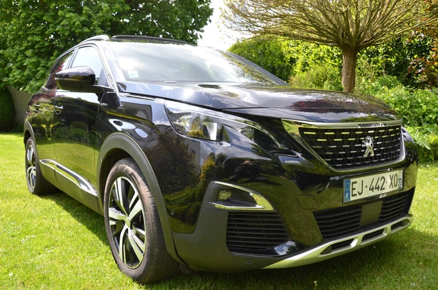 PEUGEOT 3008 1,2 Puretech 130 GT Line PEUGEOT 3008 1,2 Puretech 130 GT Line