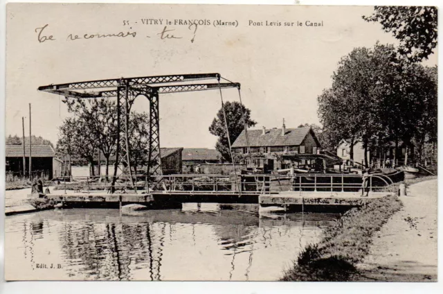 VITRY LE FRANCOIS - Marne - CPA 51 - Pont Levis sur le canal - Péniches