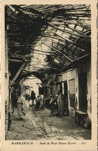 CPA AK MAROC MARRAKECH Souk du Riad Zitoum Jedid (10875)