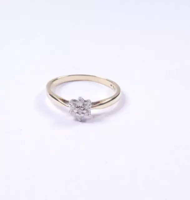 Diamond Ring 9 carat gold cluster size Q