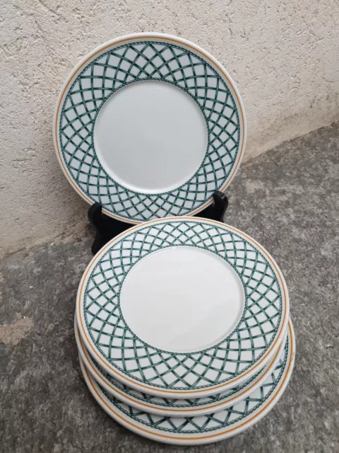 4 Assiettes, Plat  Villeroy et Boch Modèle Basket Ø 18 cm, à dessert.