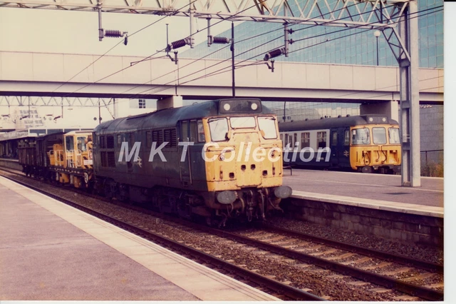 RAIL PHOTO CLASS 31 31255 @ Milton Keynes Central 17/8/85 up PW with ...