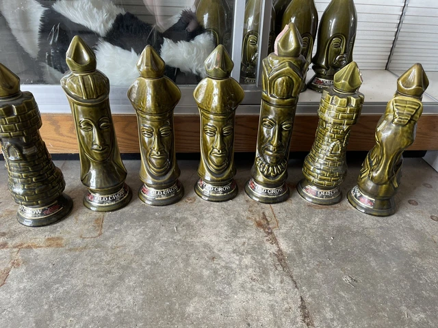 Old Crow Chessman Decanter Dark Set Of 14