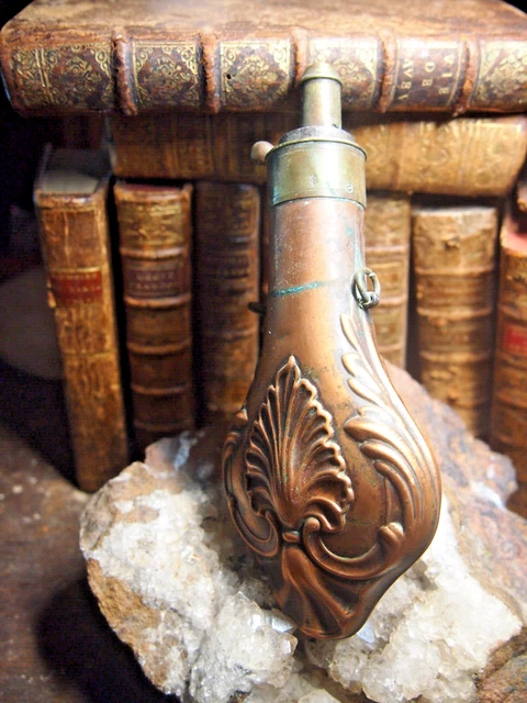 ANCIENNE POIRE À Poudre en cuivre et laiton EUR 65,00 - PicClick FR