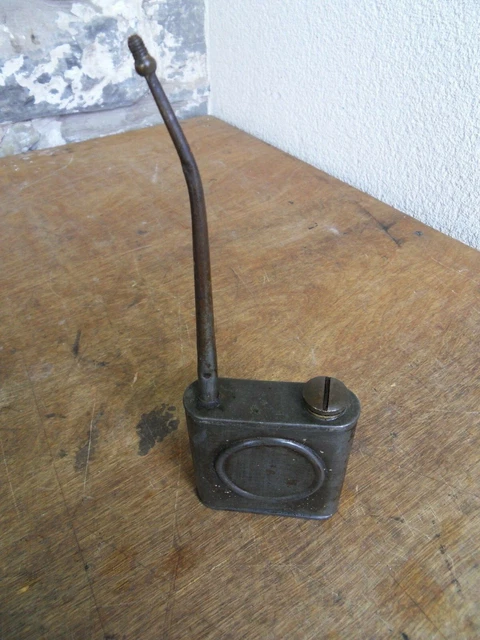 Vintage Small Oil Can Oiler Nice Patina Shed Find.