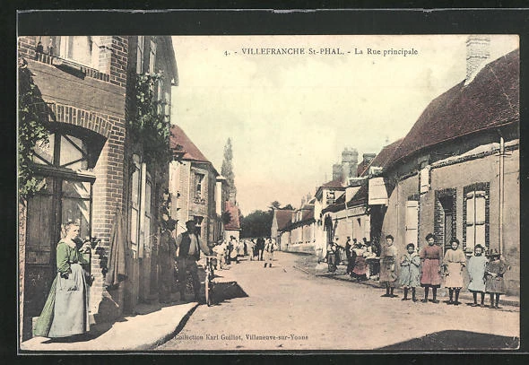 CPA Villefranche-St-Phal, La Rue main