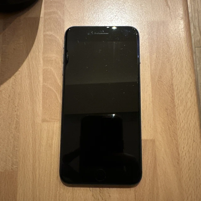 Apple iPhone 7 Plus 32GB A1784 (GSM) (Unlocked) - Black With Case