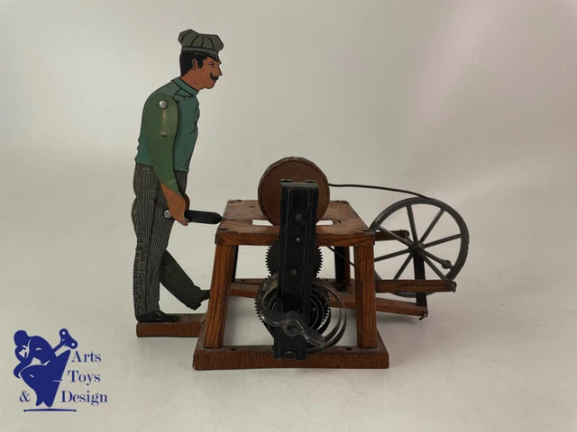 Jouet ancien en tôle vintage – voiture mécanique avec conducteur - Collection