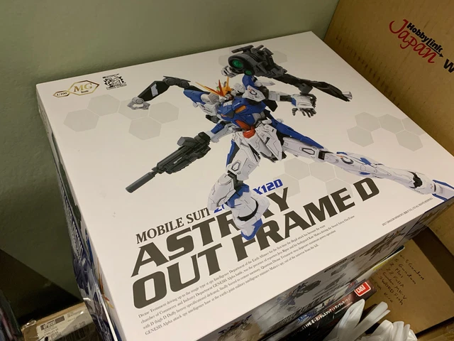 ORIGINAL DRAGON MOMOKO Astray out frame Gundam Master Grade RARE $180. ...