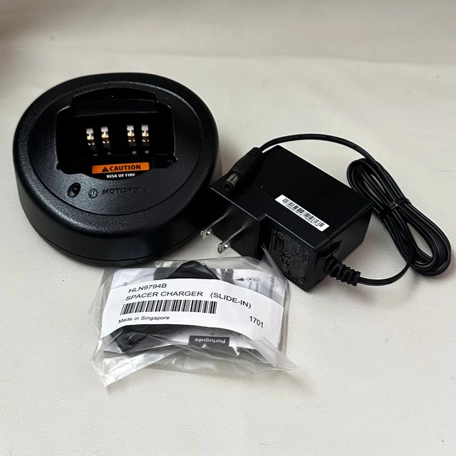 OEM PMLN5197A MOTOROLA Rapid Charger  AAHTN3000D for Radio  HT750 HT1250 HT1550