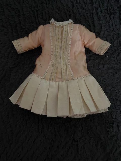 Lot De Vetements Poupees Anciennes Jumeau Ou Autres 