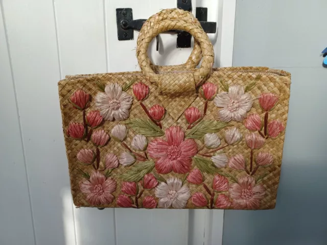 Borsa di paglia in vimini vintage anni '40 fatta a mano un prodotto da cottage con Filippine