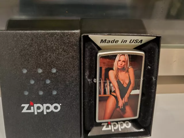 New Zippo Pin-up HOT and BOTHRED Chrome Lighter Sealed