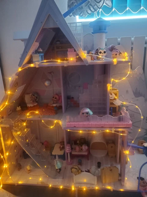LOL SURPRISE WINTER DISCO CHALET DOLL HOUSE with furniture and lol dolls + dog