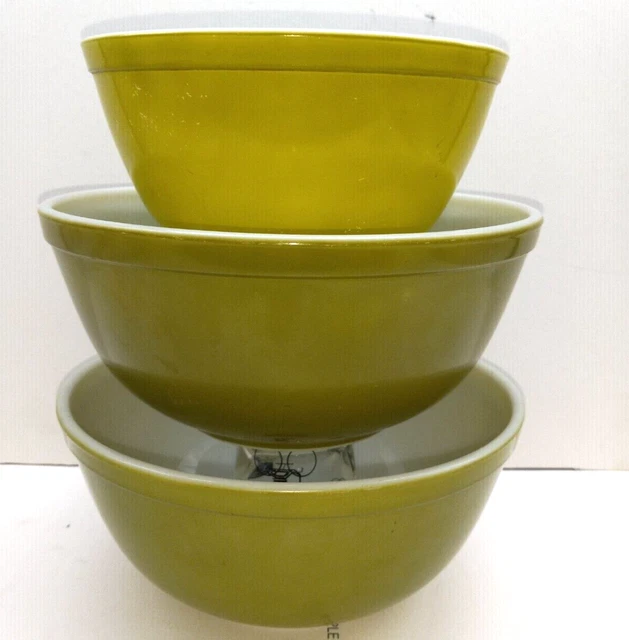 3 vintage pyrex Verde Green Avocado Nesting Mixing Bowls #403 & #402