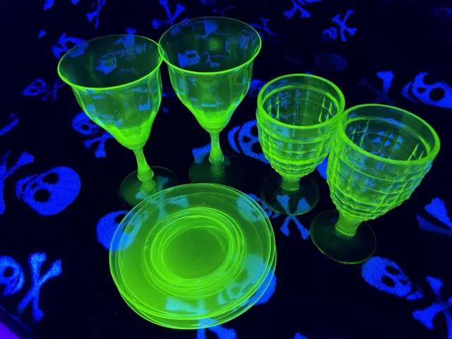 Vintage Uranium Vaseline Glass Four Plates and Four Cups