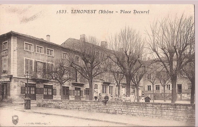 Cpa 69 Limonest. Place Decurel. Animee Ecrite.n°1833.Be