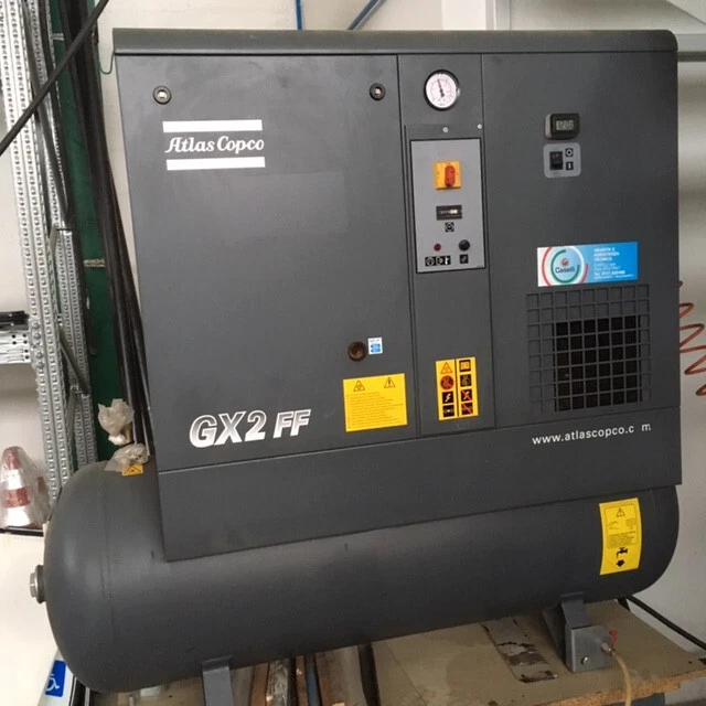 compressore rotativo Atlas Copco Mod. GX2 FF Trifase , anno 2006 , usato poco 