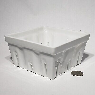 Crate & Barrel Porcelain Strawberry Blueberry Berry Basket White 5x5" Strainer