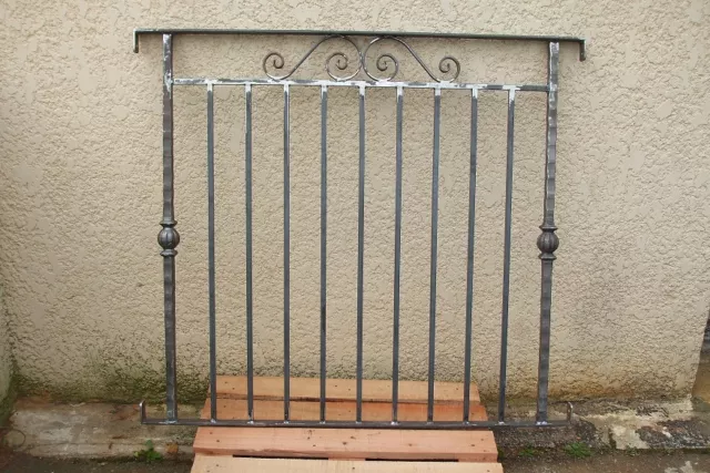 GARDE CORPS , BALUSTRE, RAMPES, BALCON  fer forgé