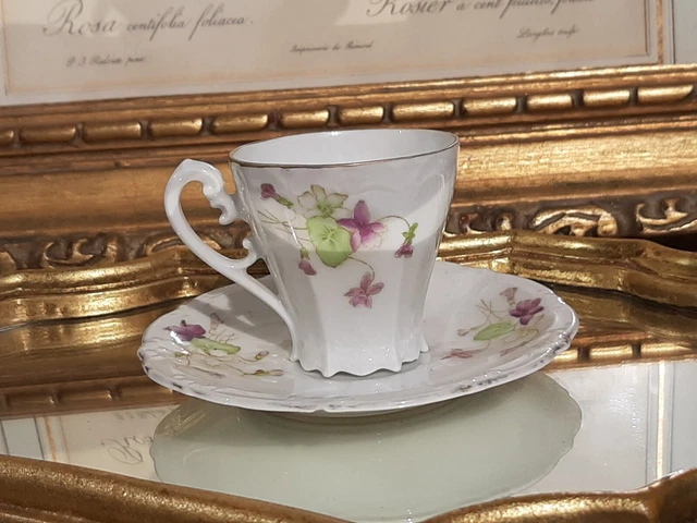 Tasse porcelaine non identifiée