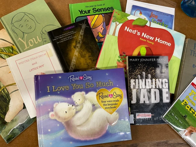 Children's Books - Choose from 80+ titles  alphabetical by title L-Z (two lists)