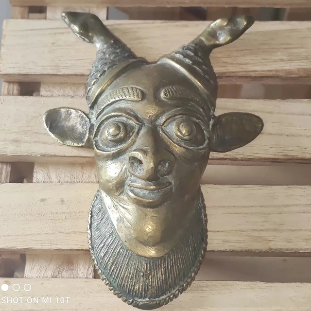 Peu Courant Joli Ancien Masque Masquette En Bronze Art Africain?