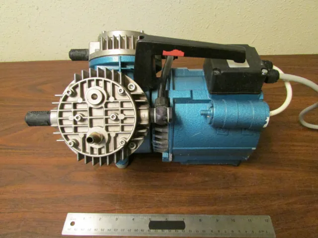 Neuberger Twin Head Laboratory Vacuum Pump MPU 498-035.1-11.91