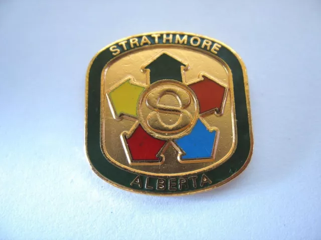 Alberta Town Lapel Pin - Strathmore