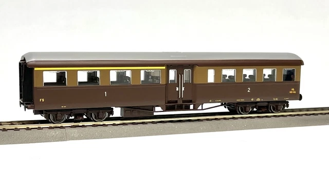 Prodotto: ACME Set di 2 carrozze FS a due assi castano isabella di