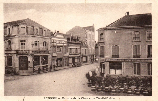 CPA 51 - SUIPPES (Marne) - Un Coin de la Place et le Tivoli-Cinéma