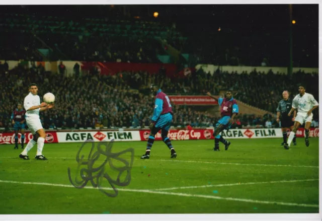 Ugo Ehiogu Firmata a mano Aston Villa 12x8 foto 1.