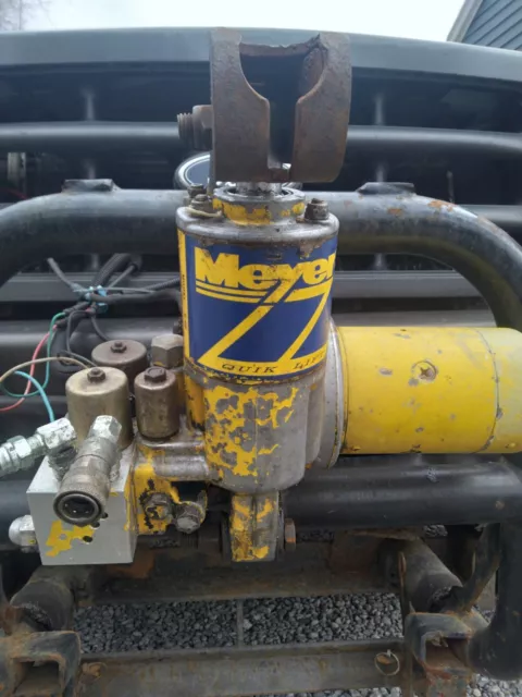 Meyer E-60  Snow Plow Pump  Tested