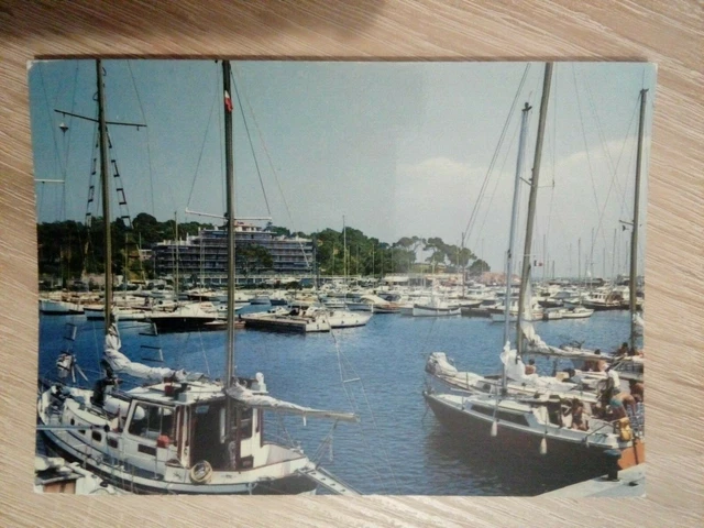 Cpsm Cpm  Carte Postale Var Saint Raphaël Le Nouveau Port