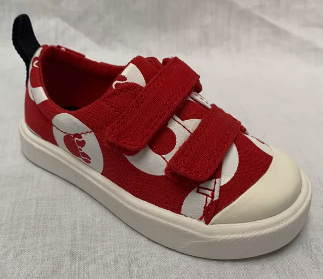 BNIB CLARKS DISNEY Minnie Mouse Girls City Polka Lo Red Canvas Shoes F G Fitting 14.99 PicClick UK