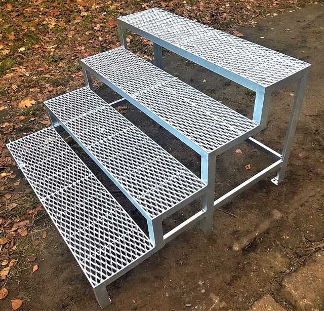 Stahltreppe Außentreppe Terrasse 1-4 Stufen verzinkt Breite 60-120 Höhe 30-86 cm