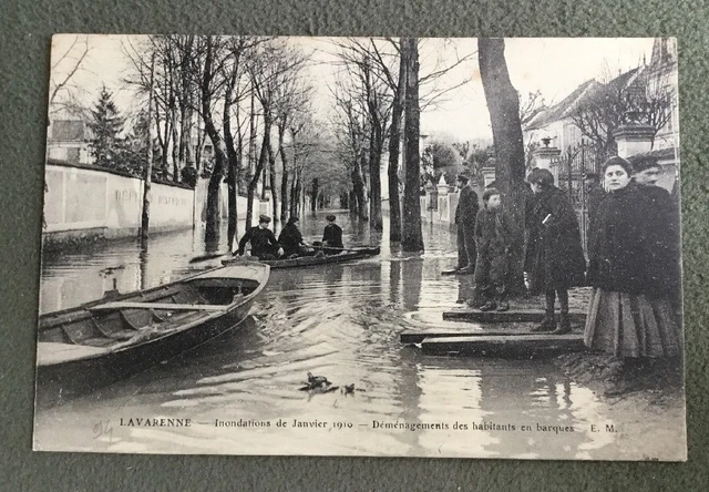 CPA. LA VARENNE. 94 - Inondations de Janvier 1910. Déménagements Habitants