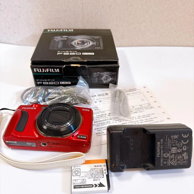 FUJIFILM FINEPIX F820 EXR Red Compact Digital Camera Tested