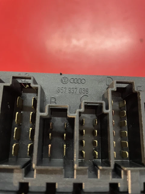 VOLKSWAGEN TRANSPORTER T4 Fusebox Relay Fuse Vw 357937039 VW 47 88 volkswagen-transporter-t4-fusebox-relay-fuse-vw-357937039-vw-47-88