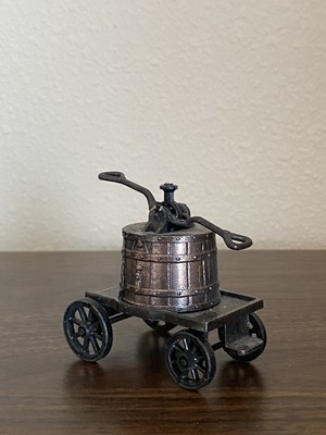 VINTAGE DIE CAST Metal Miniature Pencil Sharpener Antique Wood Stove $9