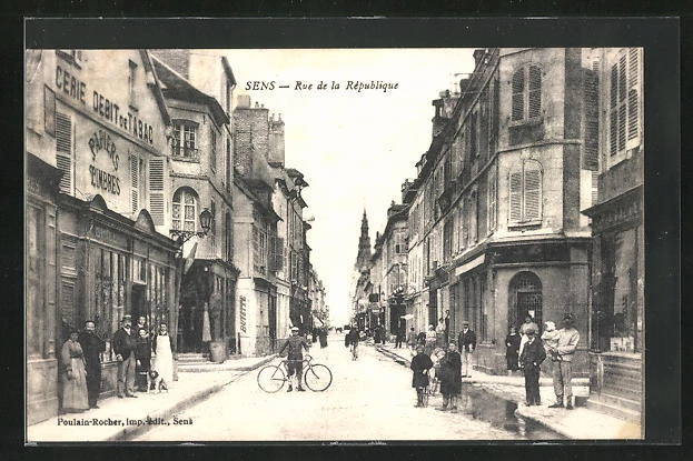 CPA NEUILLY-SUR-SEINE, PERSPECTIVE de la Rue de Chartres, vue de la rue