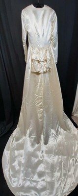 Vintage 1940s MAURER Ecru Ivory SATIN Wedding Dress w/Attached Train ~ S