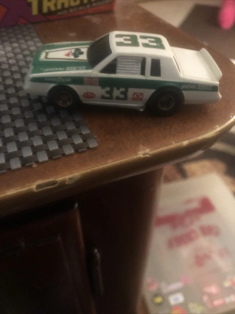 Rare TYCO HO scale slot racing car Skoal bandit no 33 Slot CAR Nice Clean RUNS Rare TYCO HO scale slot racing car Skoal bandit no 33 Slot CAR Nice Clean RUNS