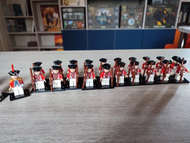 Lego 20 soldats anglais époque napoléonienne avec leur officier, tous équipés.