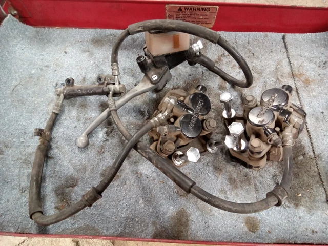 1982 Honda GL1100 right & left front caliper Brake Lines Bolts Master for parts