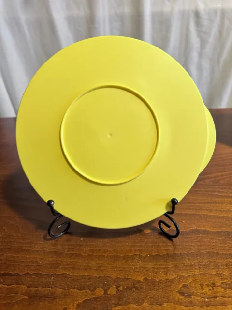 Tupperware 3094 Impressions  8 1/2" Replacement Lid ONLY ~ Bright Yellow
