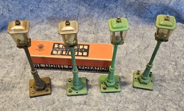 Lionel 56 Lamp Posts Green and Mojavi Tested Working