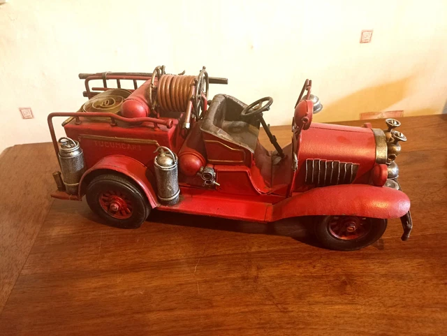 JRD: Camion de pompiers en tôle, av... | Jouets et maquettes: enchères