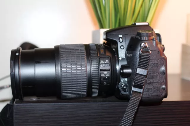MINT Nikon D D7000 16.2MP Digital SLR Camera with 18-105mm ED VR Lens + 32GB