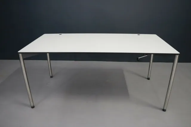 Dobergo Schreibtisch Modell Rondo Platte weiß höhenverstellbar